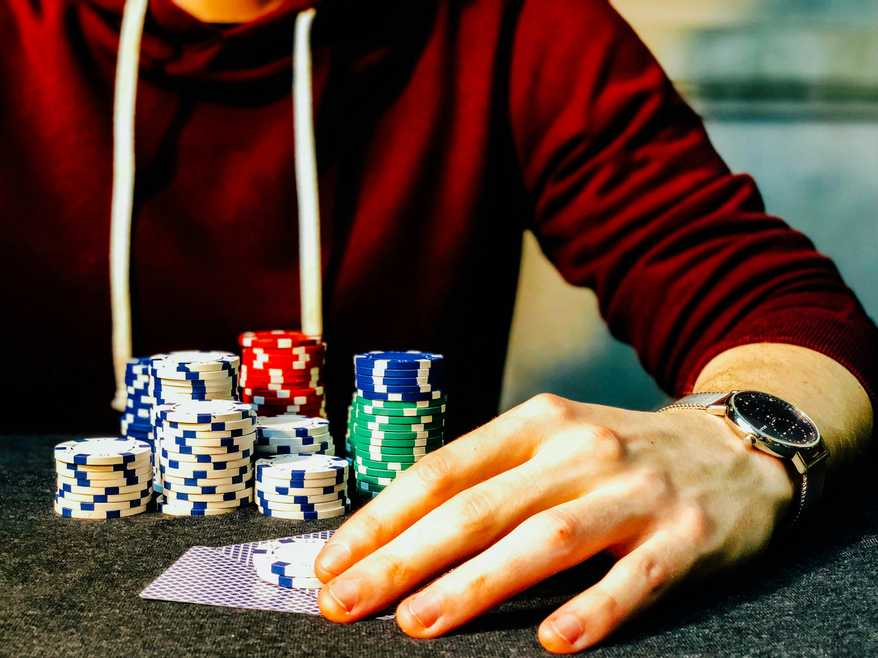 Jouez aux Jeux de Croupier en Direct au Simsinos Casino